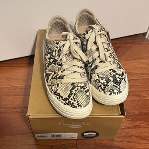 Dr. Scholl's Black and White Snake Print Sneakers